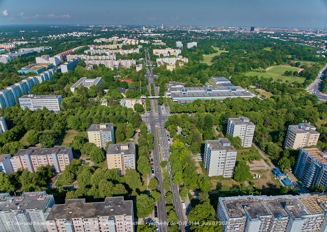 07.06.2023 - aktuelle Fotos von der »<strong><i>Baustelle zum Hort für Kinder</i></strong>« in Neuperlach in München